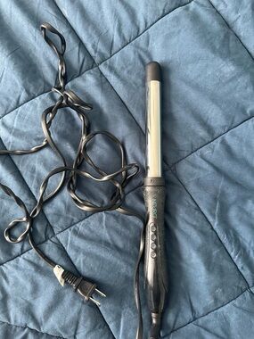Paul Mitchell Black and Silver Curling Wand